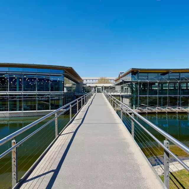 OTH Regensburg Ansicht von außen Bibliothek und Mensa